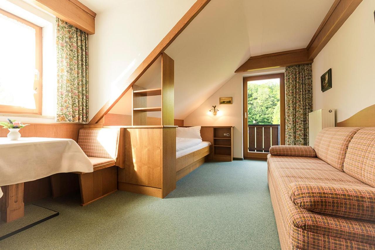 Landhotel Waldeck Fremdingen ภายนอก รูปภาพ